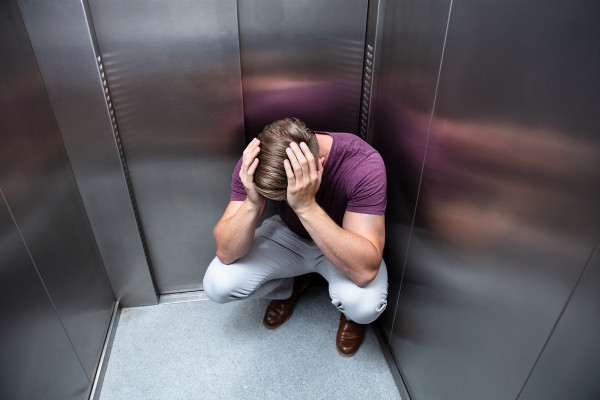 Vastzitten in lift leidt tot naheffing overdrachtsbelasting